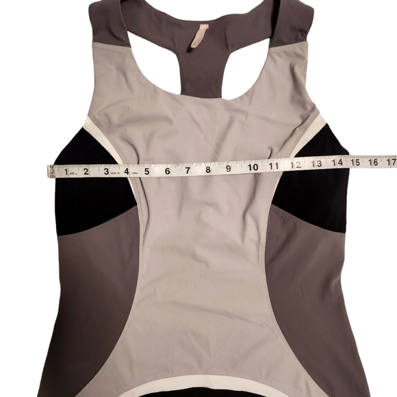 No Ka'oi Athletic Tank Top Gray, Black & White EUC sz M Medium Yoga Racerback - Picture 7 of 10